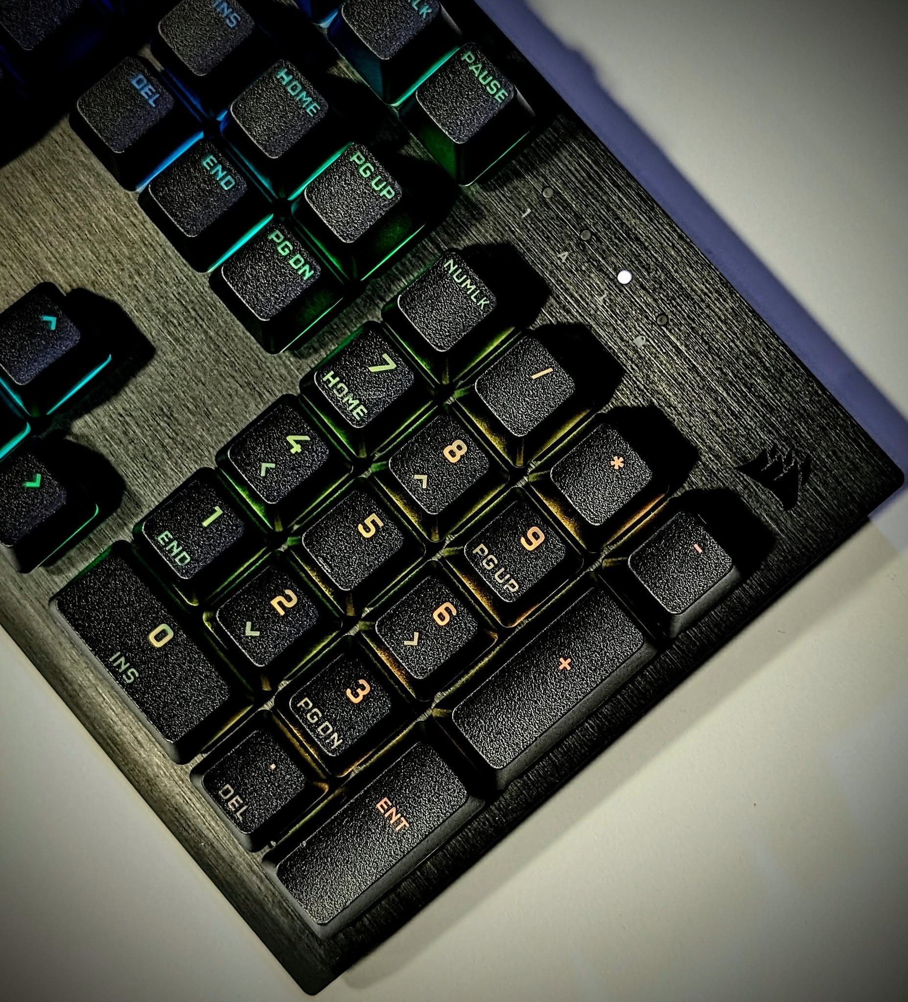 Corsair K60 RGB PRO Mechanical Gaming Keyboard 100% CHERRY Viola Mechanical Keyswitches - Black image 4