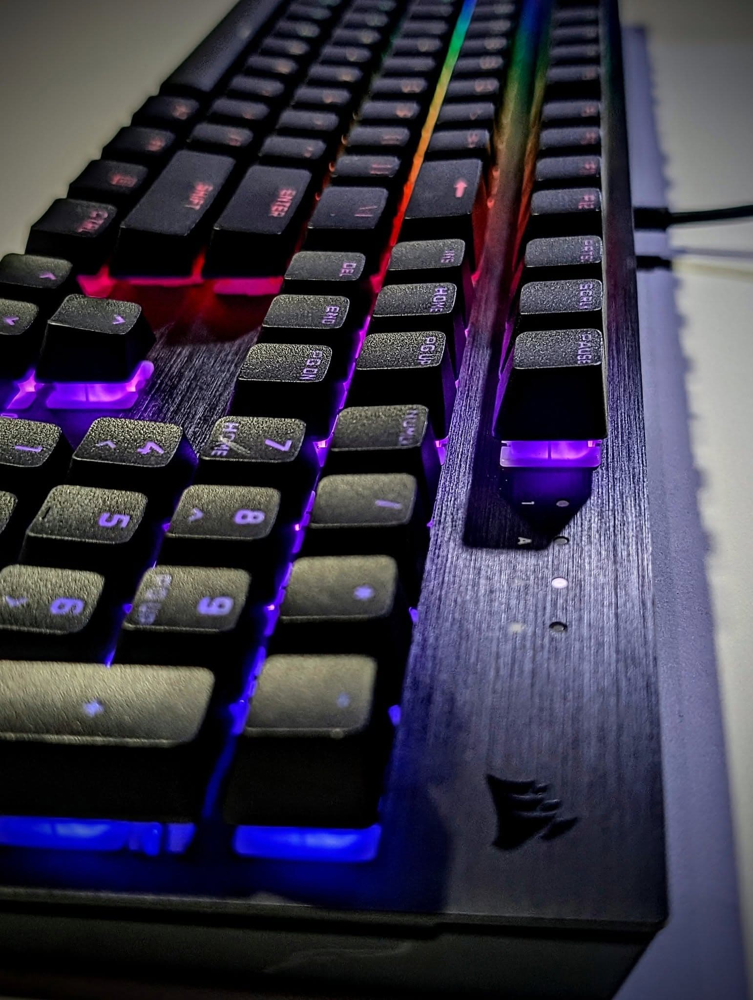 Corsair K60 RGB PRO Mechanical Gaming Keyboard 100% CHERRY Viola Mechanical Keyswitches - Black image 5