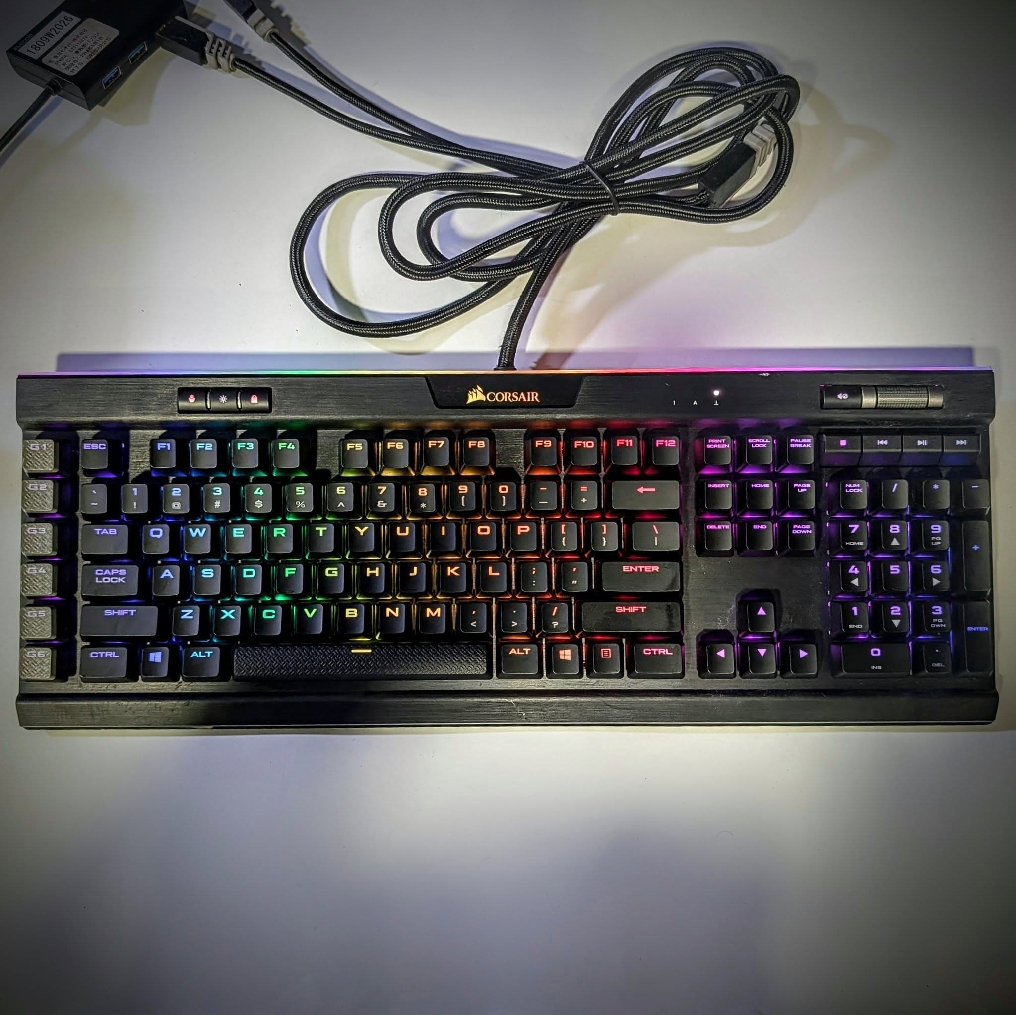 Corsair K95 RGB PLATINUM Mechanical Gaming Keyboard — CHERRY® MX Speed — Black image 2