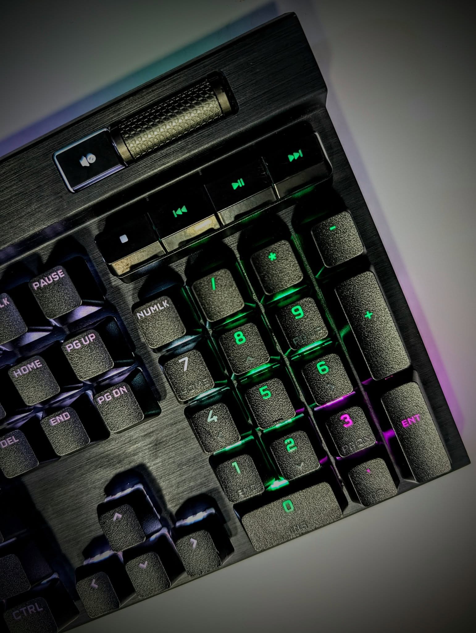 Corsair K100 RGB Optical-Mechanical Gaming Keyboard — CORSAIR OPX Switch — Black image 4