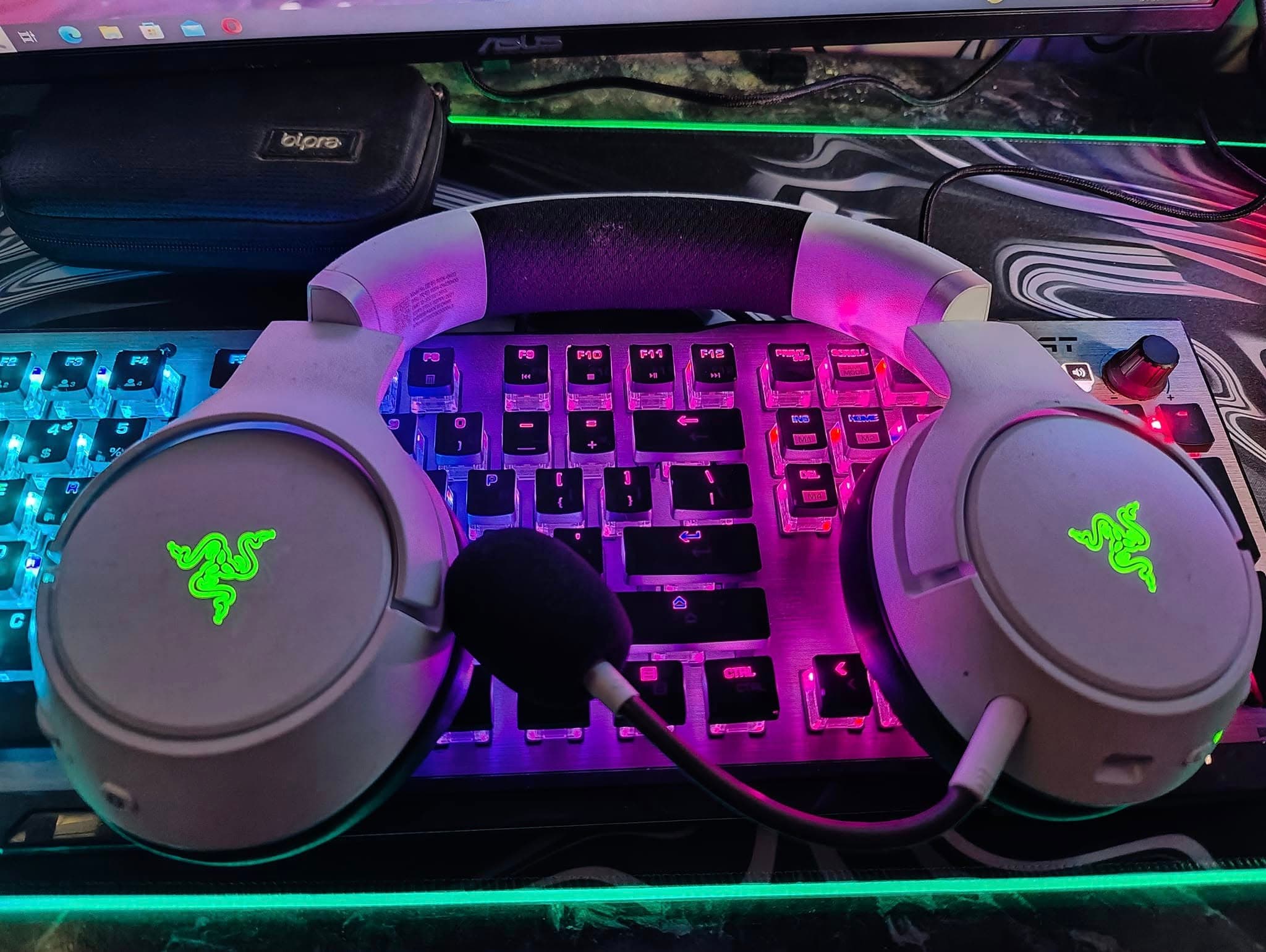 Razer Kaira Pro Wireless Gaming Headset for Xbox image 2