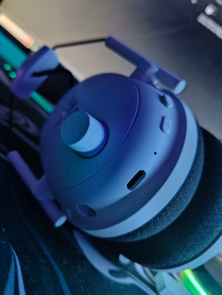 Razer BlackShark V2 Pro 2023 Wireless Gaming Headset image 4
