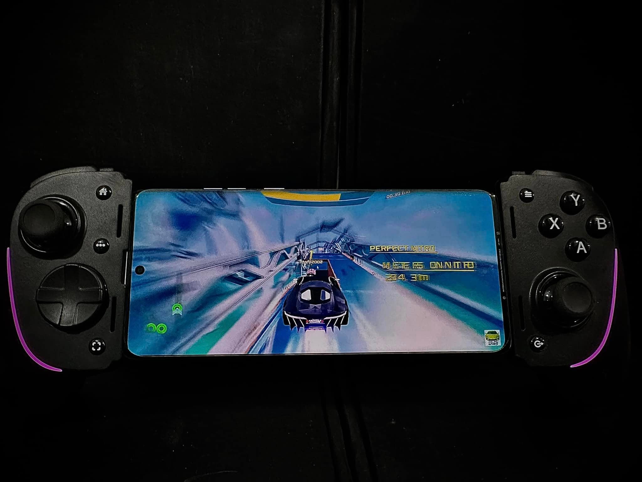 Razer Kishi V2 Pro Ultra Gaming Controller image 2