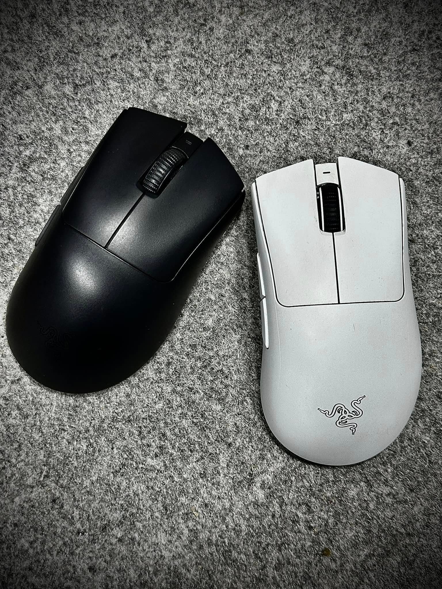 Razer DeathAdder V3 Pro Wireless Gaming Mouse image 2