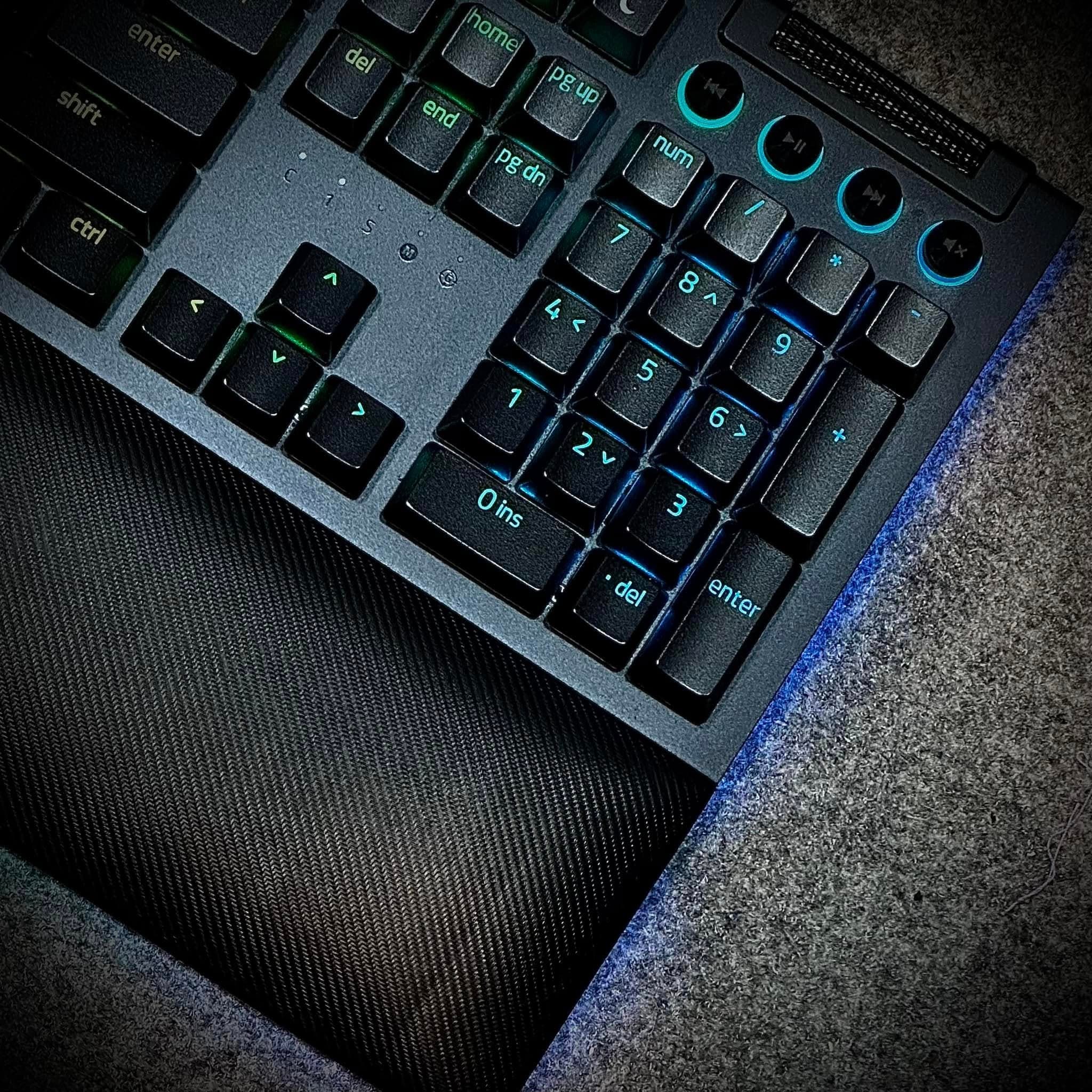 Razer BlackWidow V4 Pro Wired Mechanical Gaming Keyboard image 3