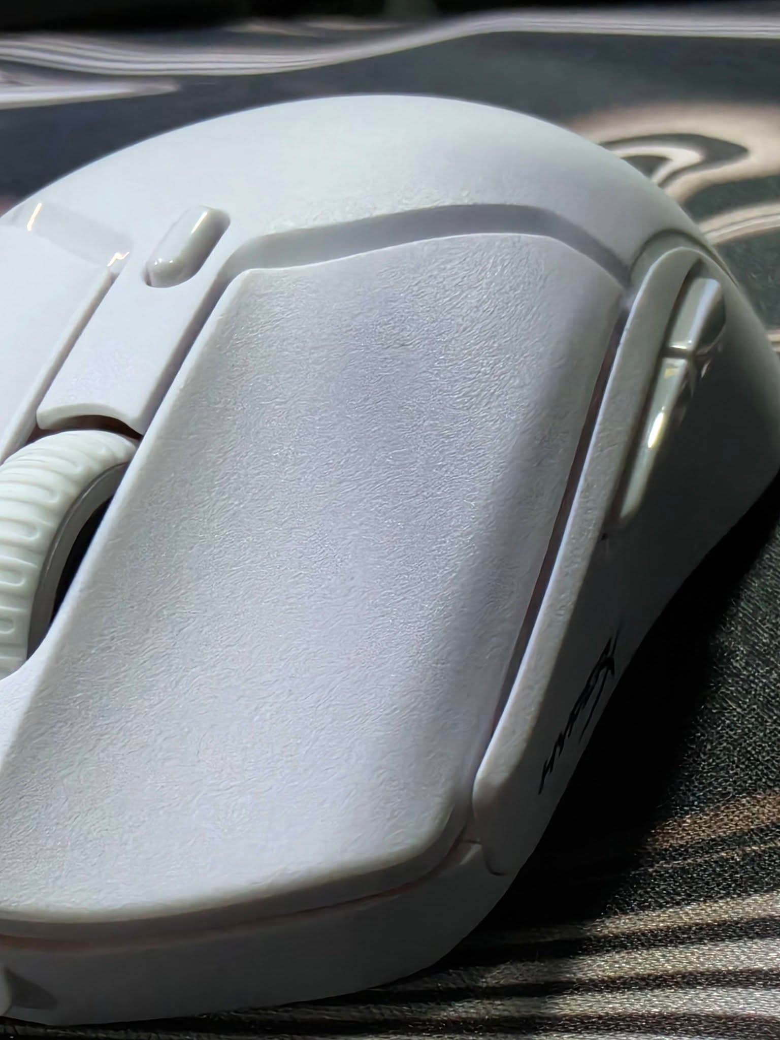 HyperX Pulsefire Haste 2 Mini Wireless Gaming Mouse with Dual wireless connectivity modes (WHITE) image 4